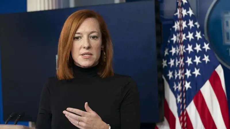 Jen Psaki Height